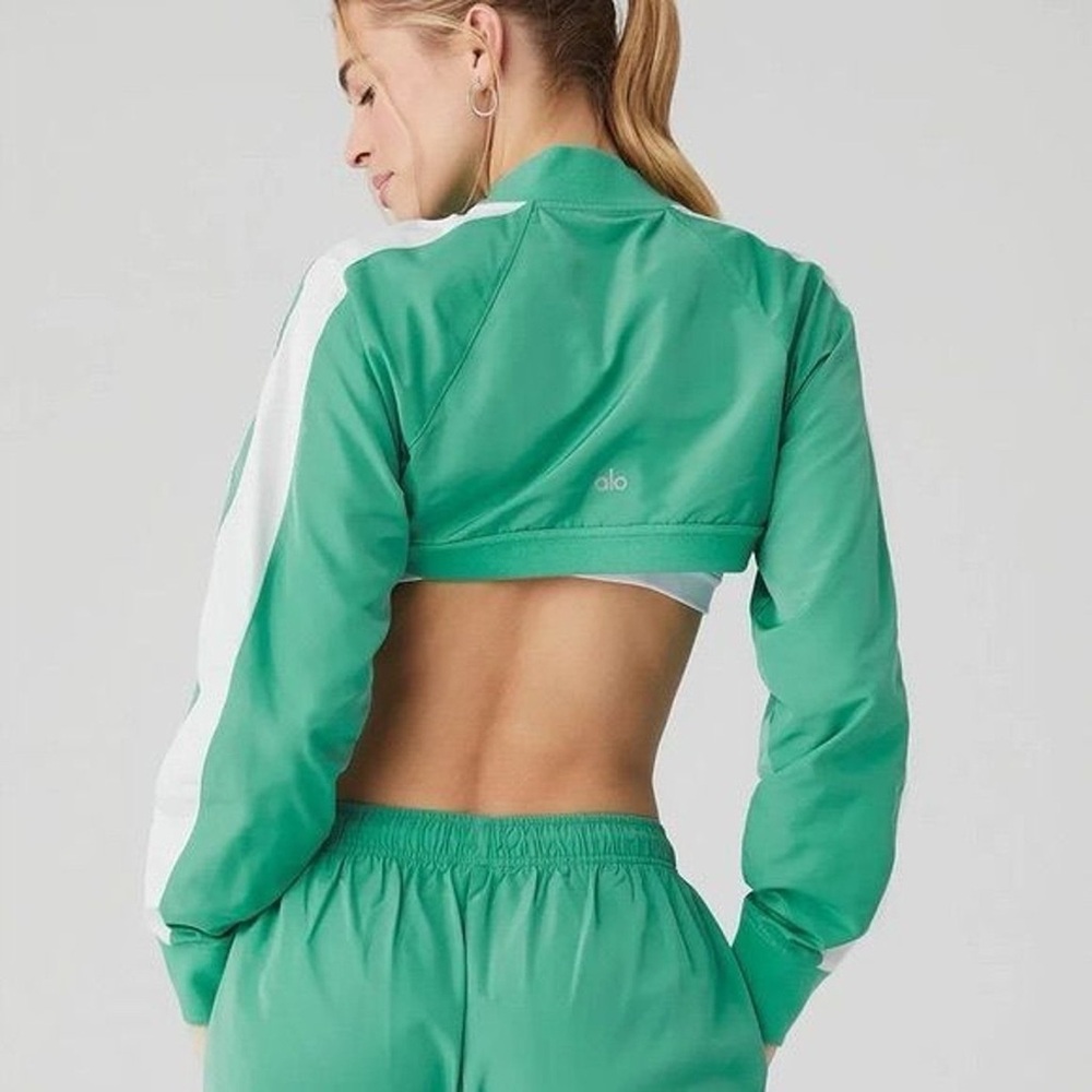 NWOT Alo Yoga Racetrack Shrug Jacket in Lettuce Green Women’s Small - Picture 2 of 9